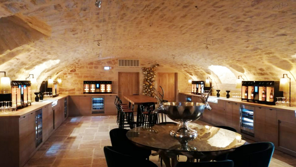 Caveau.jpg Caveau.jpg