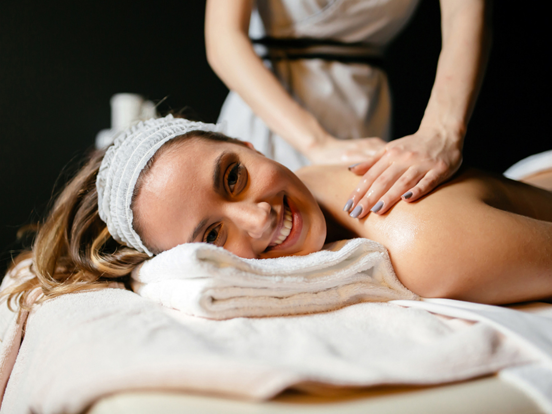 Hôtel les Sept Fontaines Tournus massage.jpg Hôtel les Sept Fontaines Tournus massage.jpg